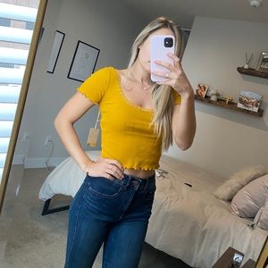 Mustard yellow cropped tee